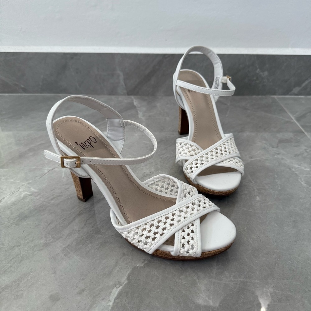 NWOT Women’s Impo Open Toe Heels Criss Cross Strap Buckle Cork Size 9